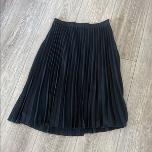 Tahari Women's Black Pleated Skirt